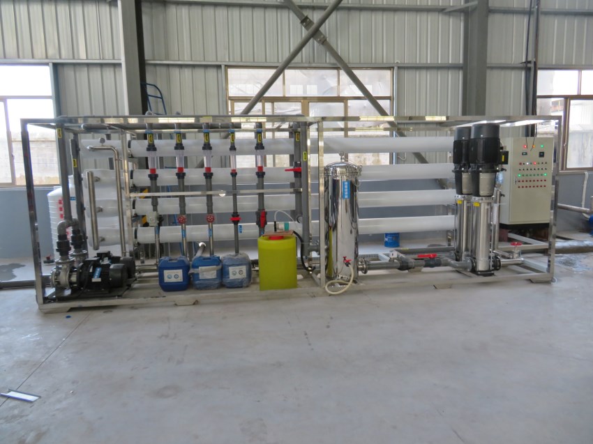 工業(yè)反滲透去離子水設備,大型鍋爐反滲透除鹽水處理設備